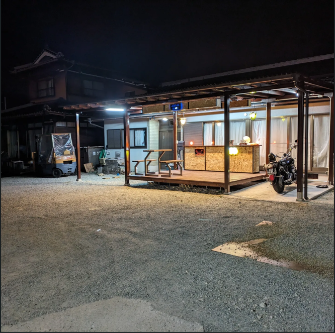 庭にバー